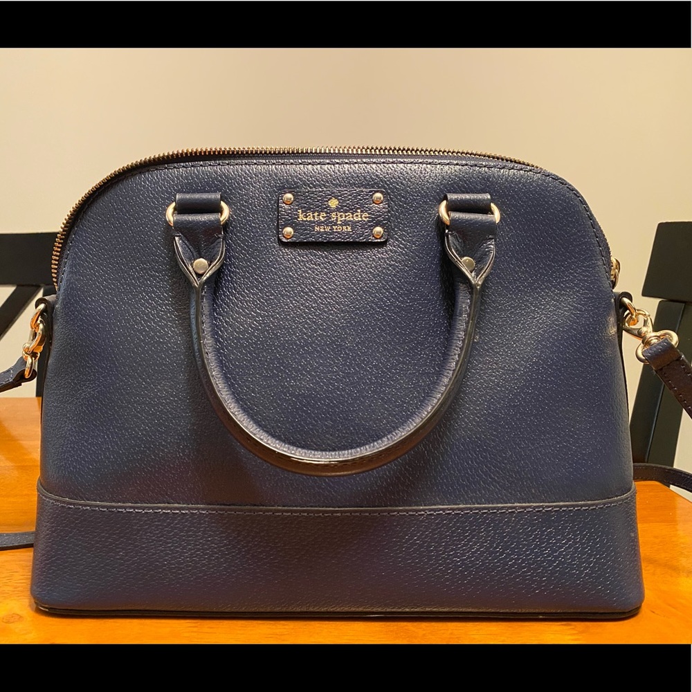 Like NEW Kate Spade Navy Shell bag